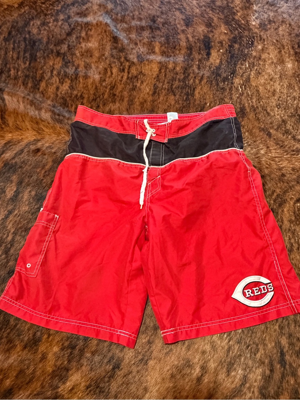 Cincinnati Reds Size L Red Swim Shorts Trunks Mesh Lined Baseball MLB Genuine